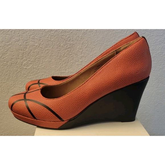 Charis & Doxa Basketball Wedges Womans Sz. 8 W Leather Real Basketball Material - Picture 4 of 11